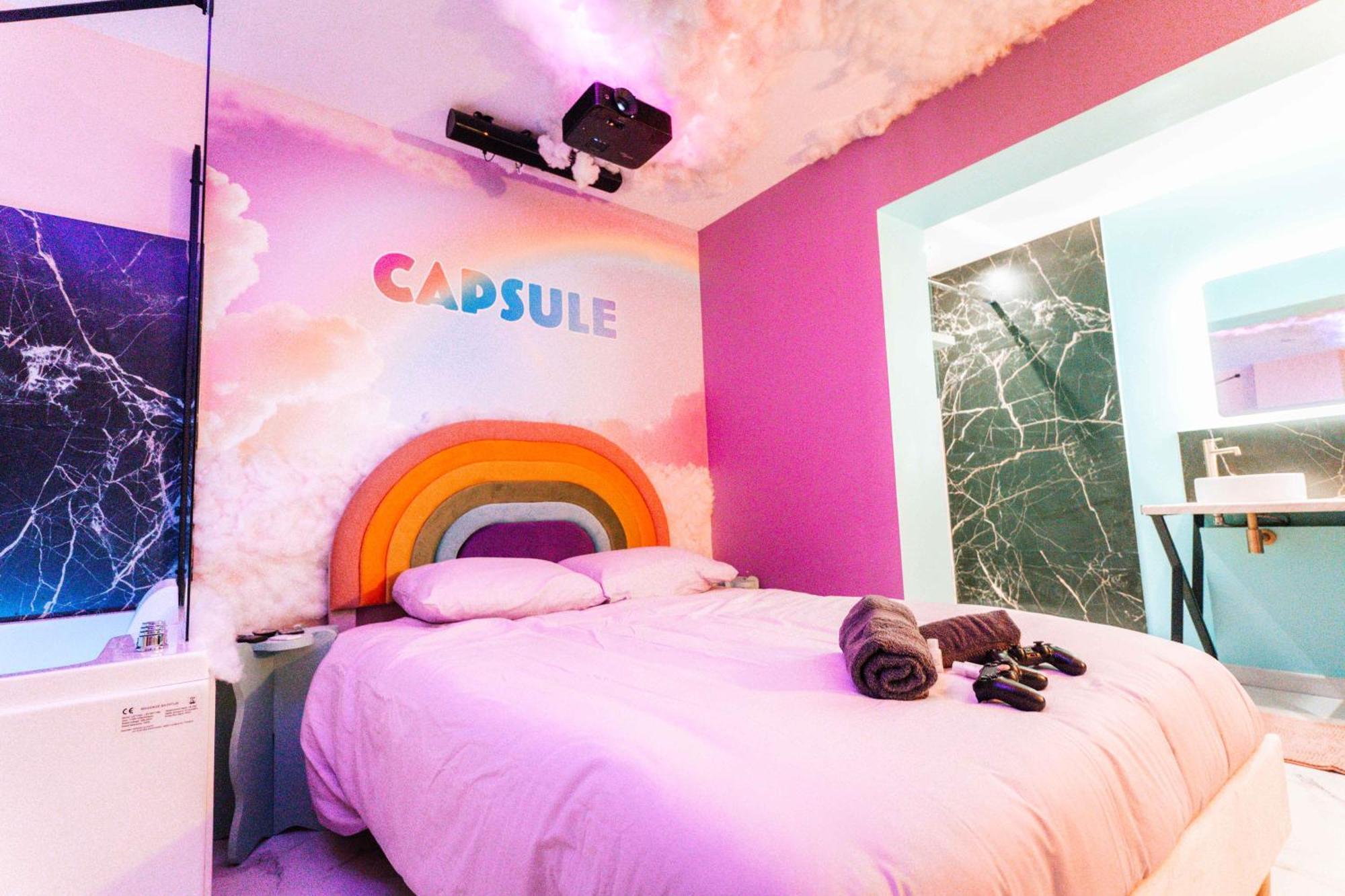 Capsule Cloud - Jacuzzi - Projecteur Cinema